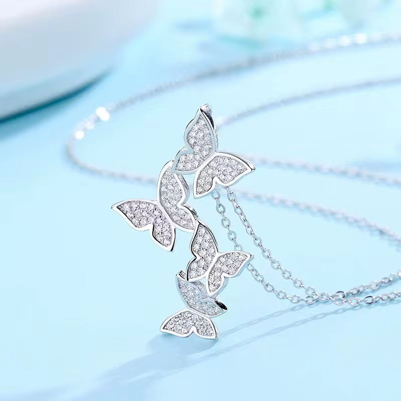 FLUTTERING BUTTERFLY NECKLACE